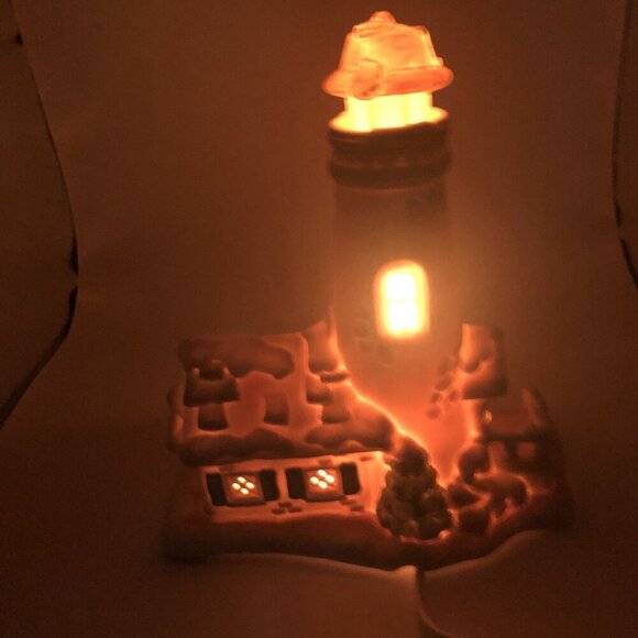 Helen Steiner Rice Collection Windows Of Gold Lighted Ceramic Lighthouse - Picture 7 of 13